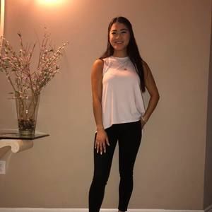 Meet your Posher, Chloe